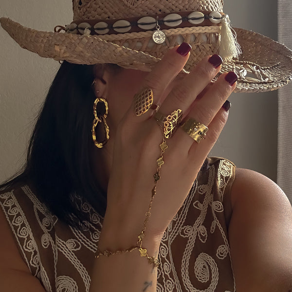 Vibra Dorada Hand Chain